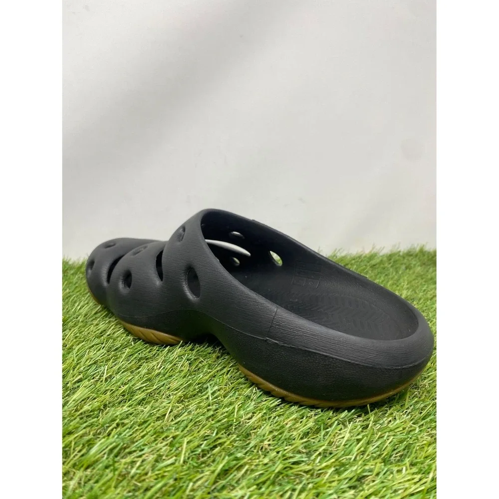 Keen Yogui Arts Mens Size 11 Slide Clogs Black Slip On Resistant Water Sandal